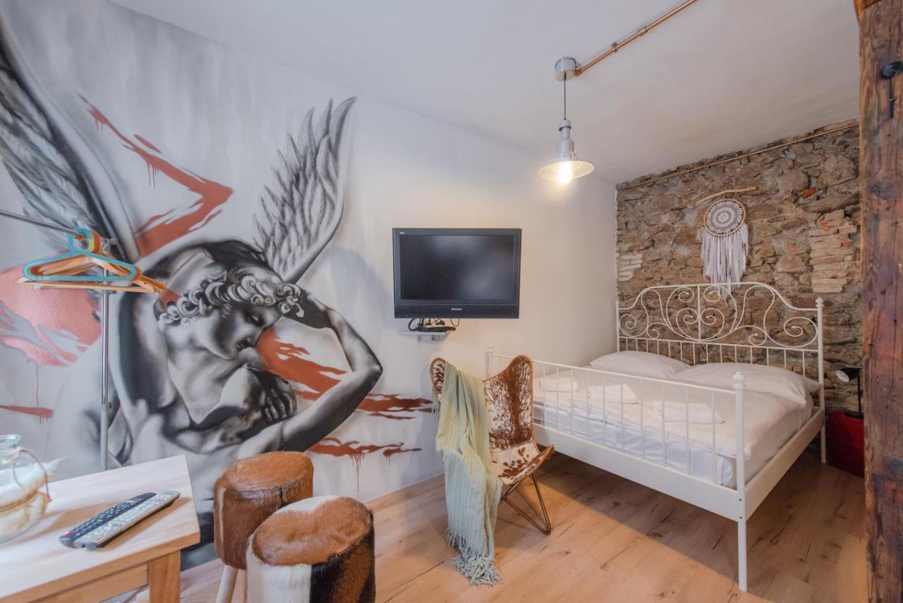 Accommodation At The Zeus Apartment Bratislava Extérieur photo
