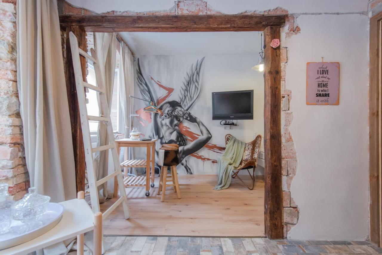 Accommodation At The Zeus Apartment Bratislava Extérieur photo